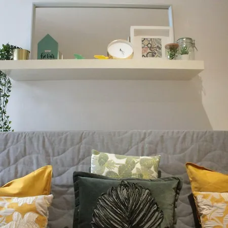 Cozy One Bedroom + Patio Garden Апартаменты *